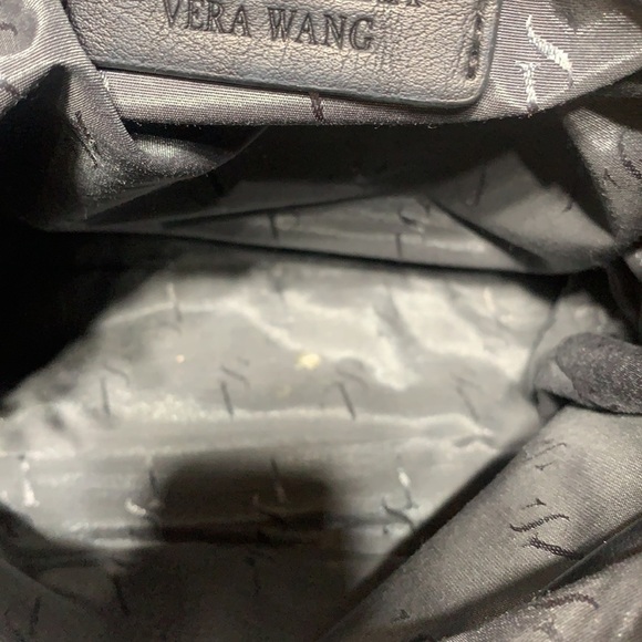 SIMPLY Vera Vera Wang Black Faux Leather Crossbody w Zipper Closure - Picture 11 of 11